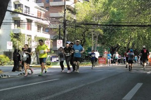 Cientos de personas participaron en la Corrida Familiar TEI 2017